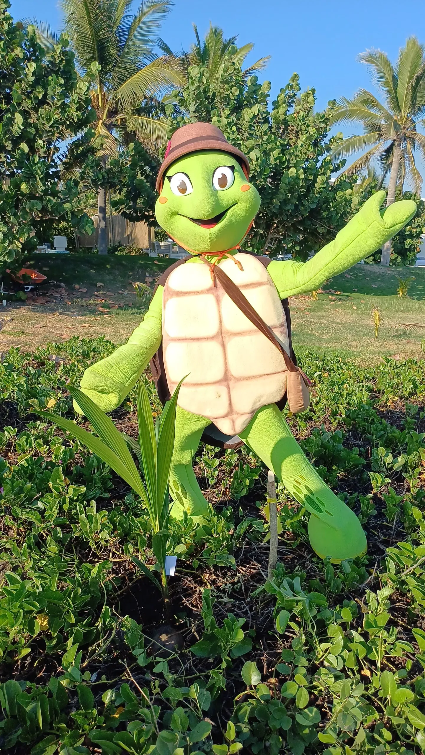 Nah, Mascota de Oceana que representa e incentiva la sostenibilidad